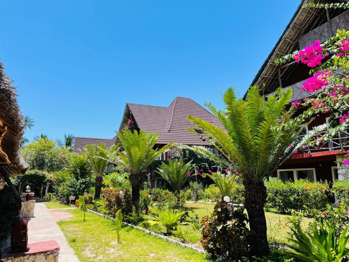 Palumboreef Beach Resort Uroa Extérieur photo