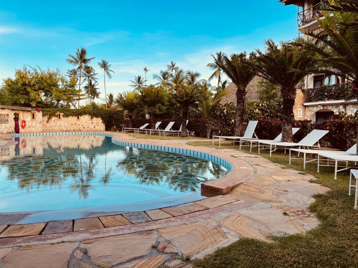 Palumboreef Beach Resort Uroa Extérieur photo