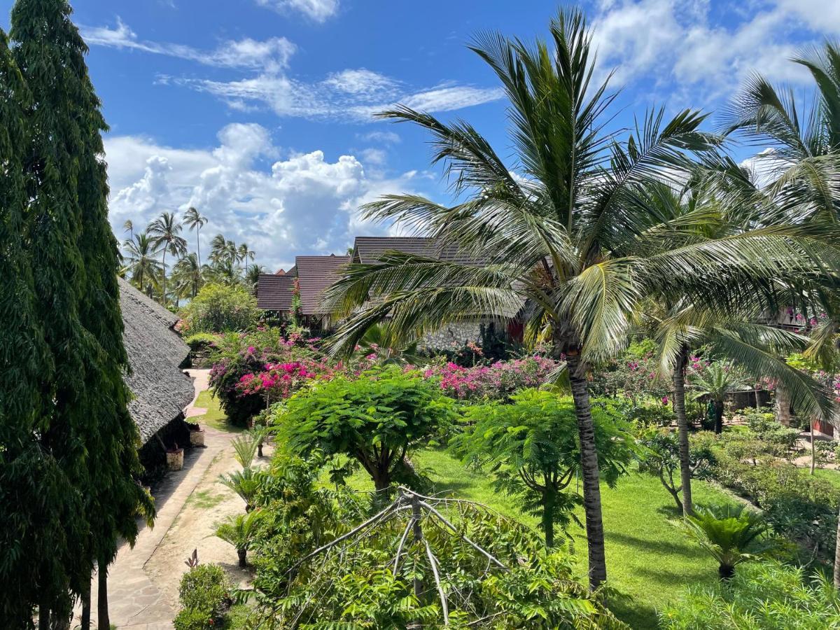 Palumboreef Beach Resort Uroa Extérieur photo