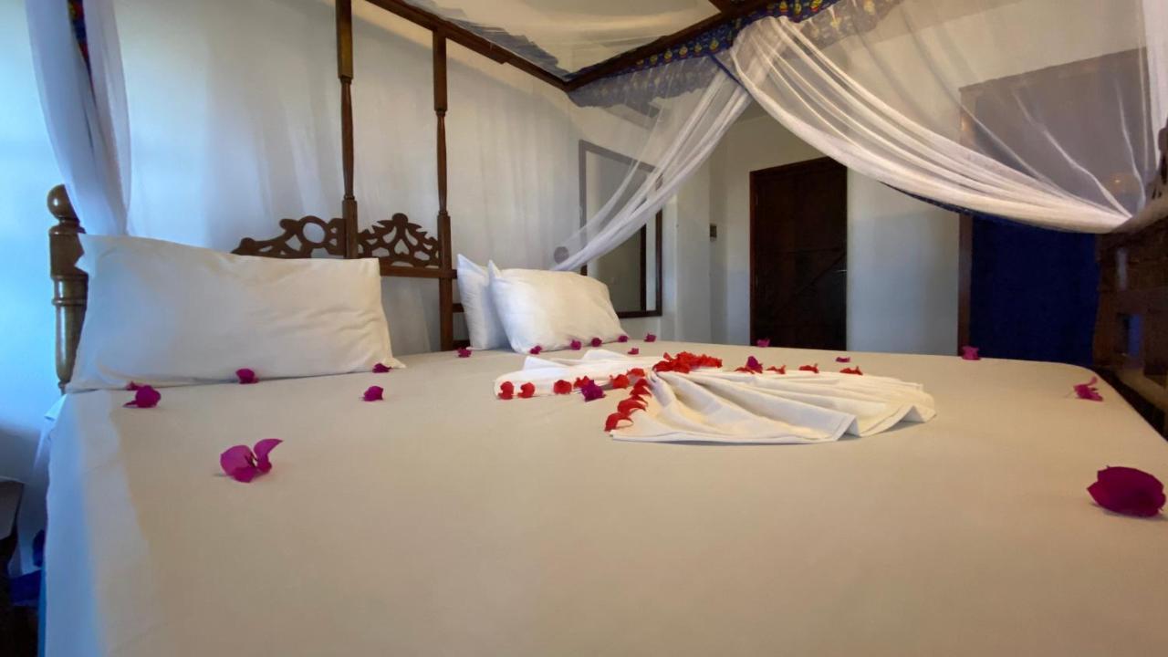 Palumboreef Beach Resort Uroa Extérieur photo