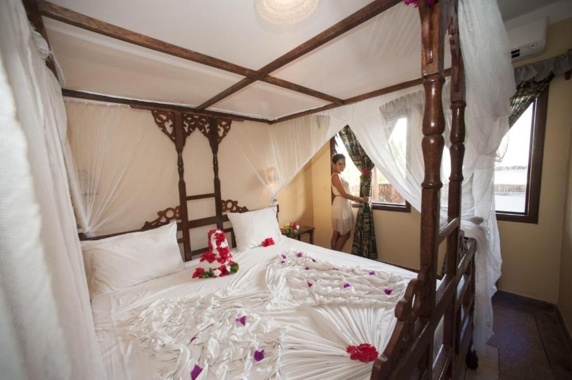 Palumboreef Beach Resort Uroa Extérieur photo