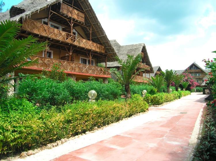 Palumboreef Beach Resort Uroa Extérieur photo
